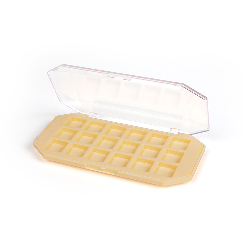 2023-18 Cream Yellow Square 18 Grids Eyeshadow Case